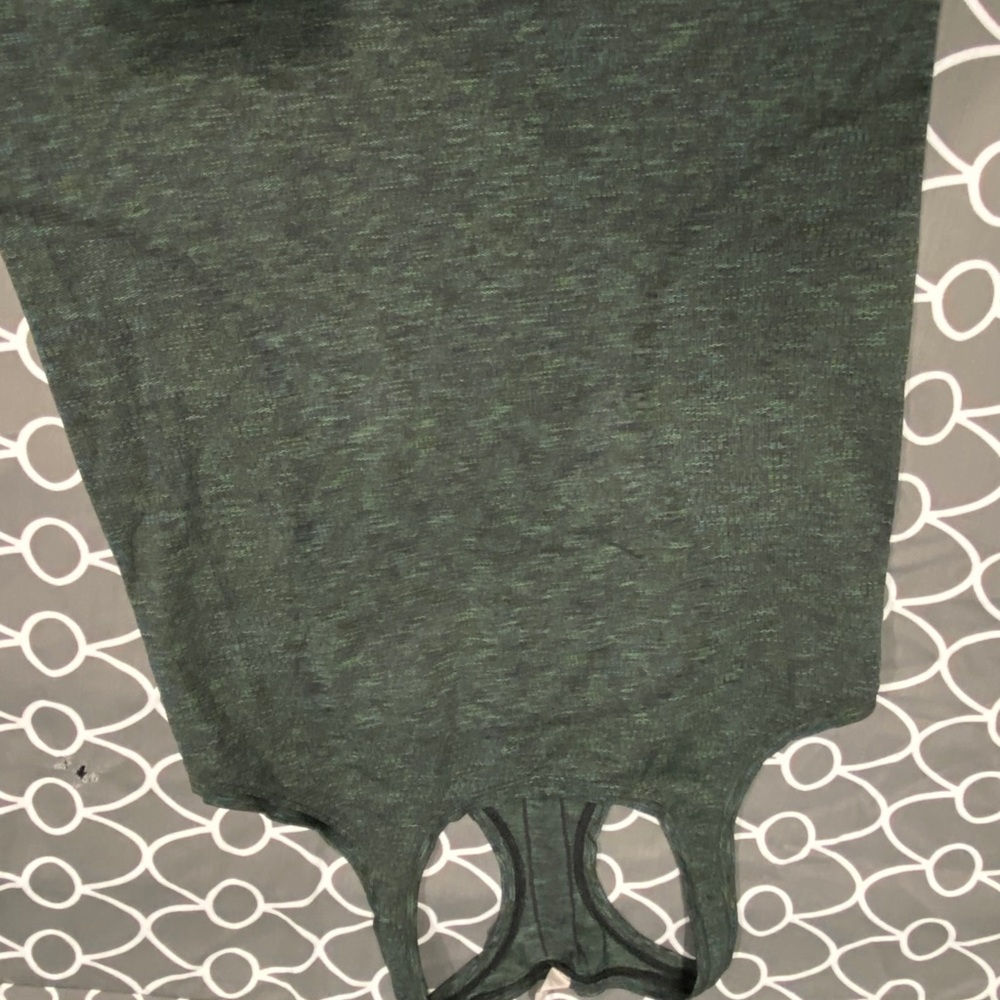Lulu lemon swiftly tank